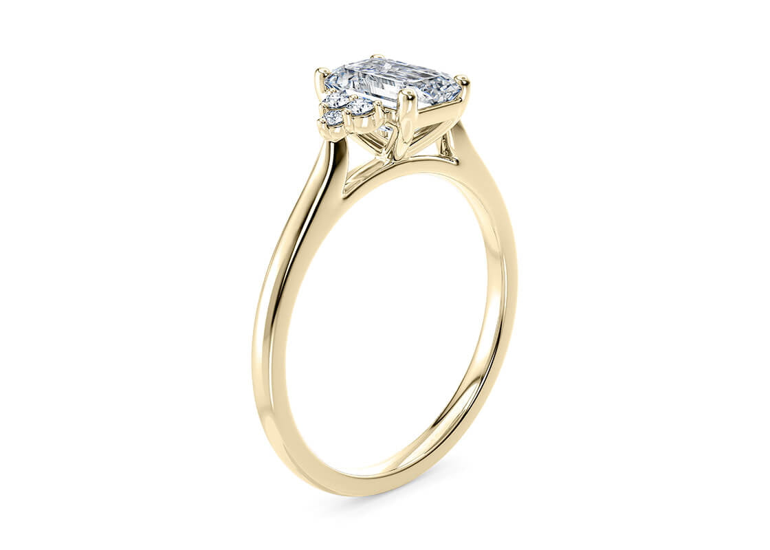 Rosa Vintage Yellow Gold 18k Emerald Engagement Ring