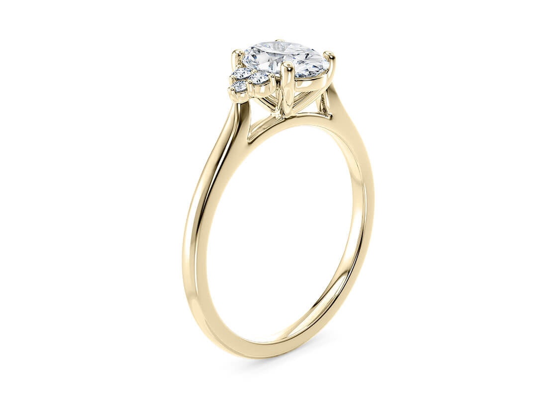 Rosa Vintage Yellow Gold 18k Oval Engagement Ring