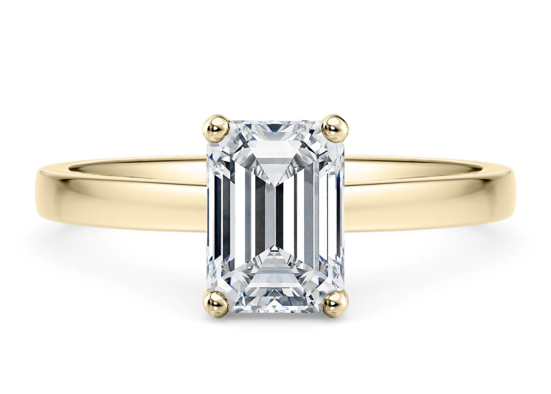 1477 Classic Solitaire Yellow Gold 18k Emerald Engagement Ring