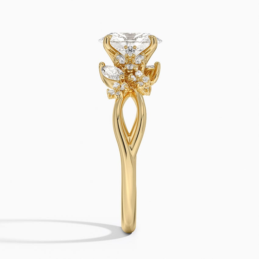 Summer Blossom Diamond Ring (1/4 ct. tw.) Yellow Gold 18k Oval Engagement Ring