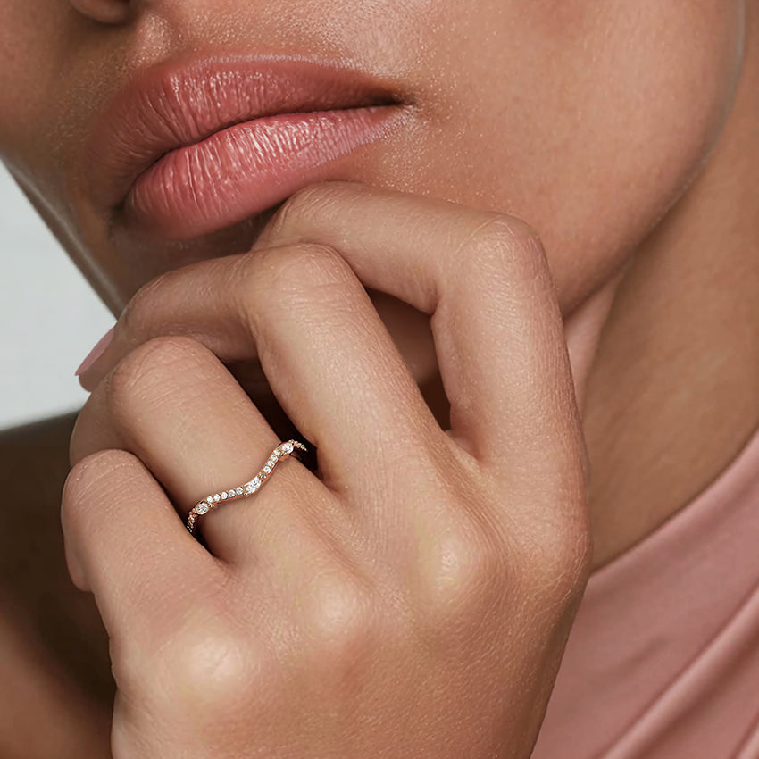 Luxe Willow Curved Diamond Ring Rose Gold 18k Wedding Band