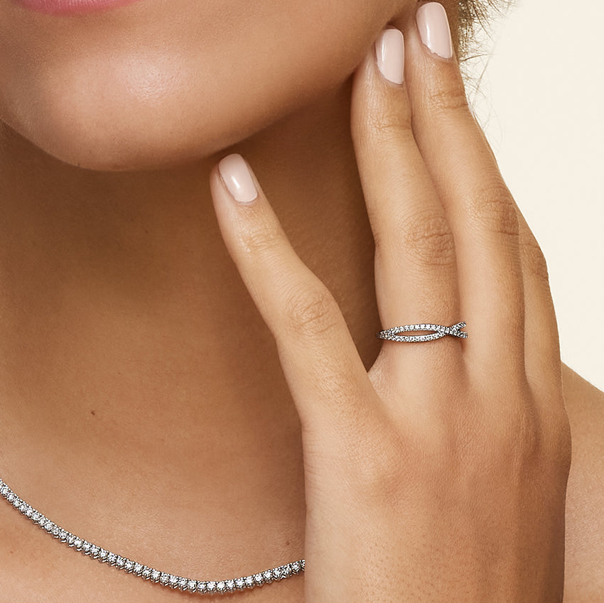 Entwined Diamond Ring (1/4 ct. tw.) Platinum Wedding Band