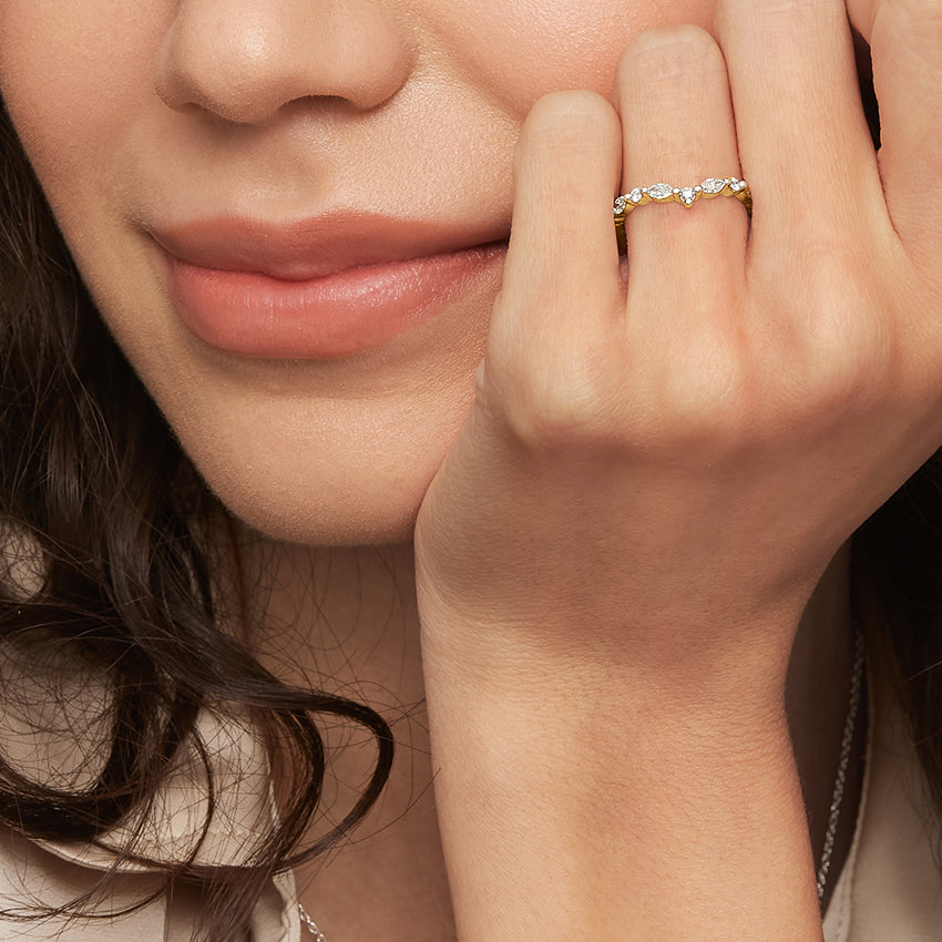 Curved Versailles Diamond Ring Yellow Gold 18k Wedding Band