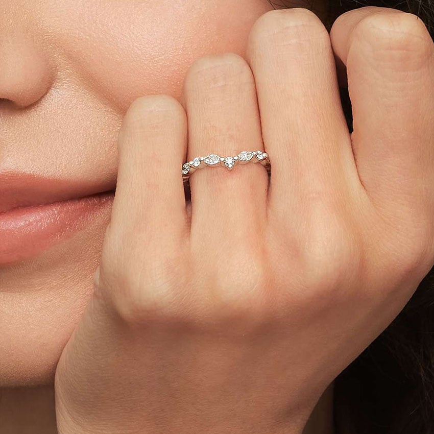 Curved Versailles Diamond Ring Platinum Wedding Band