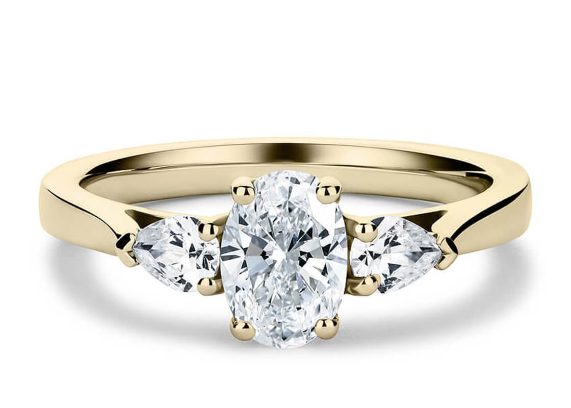 Barcelona Trilogy Yellow Gold 18k Oval Engagement Ring