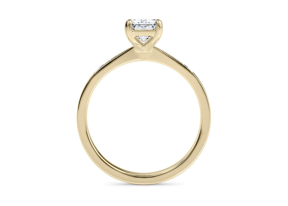 Delicacy Vintage Yellow Gold 18k Emerald Engagement Ring