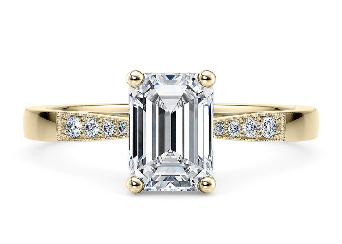 Delicacy Vintage Yellow Gold 18k Emerald Engagement Ring
