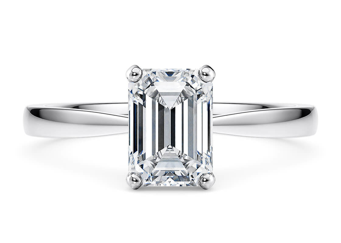 Delicacy Solitaire Platinum Emerald Engagement Ring